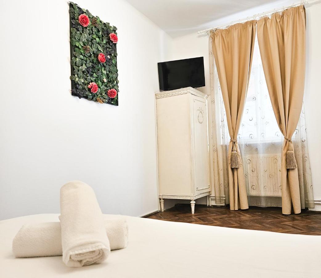 Marigold Boutique Lägenhet Braşov Exteriör bild